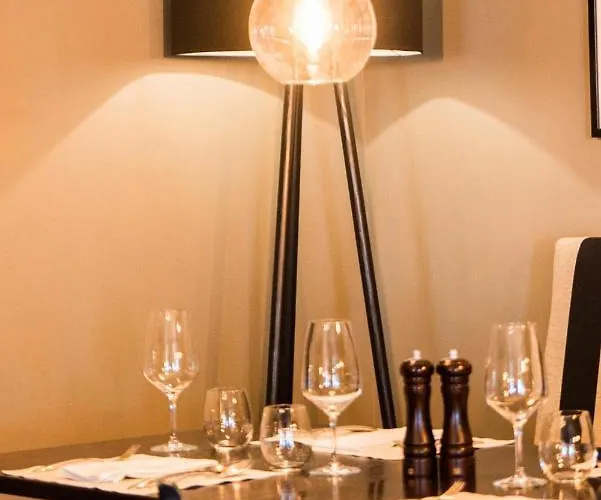 Comm Airport Hotel 3*