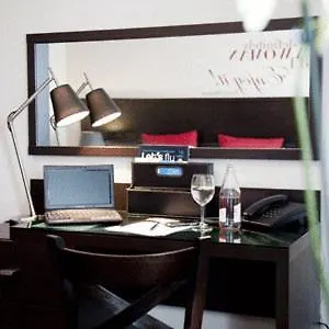 Hotel Comm Airport 3*