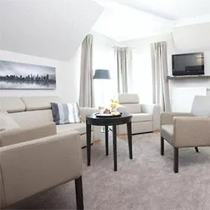 Hotel Comm Airport 3*