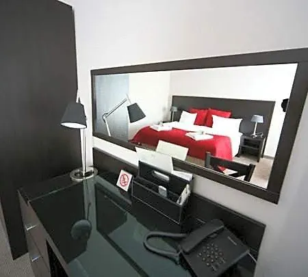 Comm Airport Hotel 3*