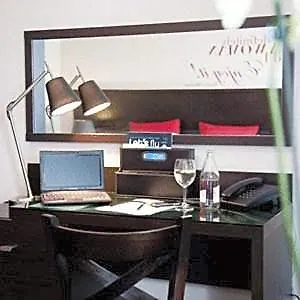 Comm Airport Hotel 3*