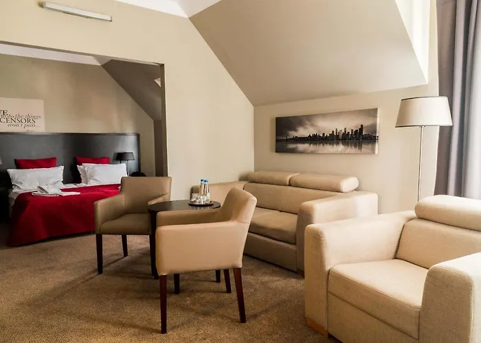 Comm Airport Hotel 3*