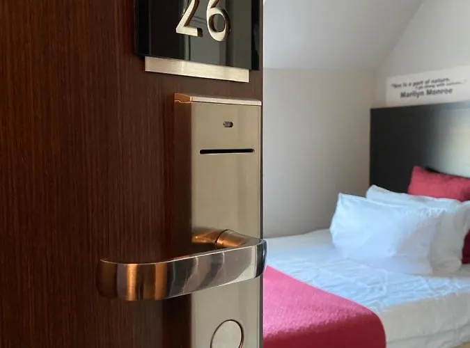 Comm Airport 3* Posen