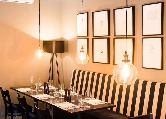 Comm Airport 3* Posen